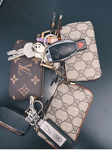 louis vuitton key ring fake|Louis Vuitton keyholder.